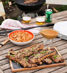 Churrasco marinado en piña y soja con setas shiitake