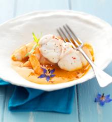 Lotte et crevettes à l'américaine