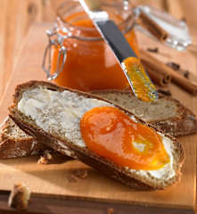 Topinambur-Dinkel-Brot