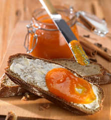 Kürbis-Gewürz-Konfitüre