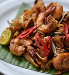 Kwetiau goreng (Char Kway Teow)