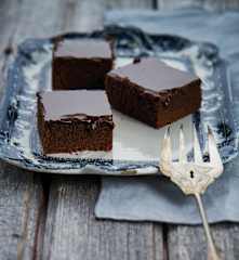 Quadrados de chocolate cobertos