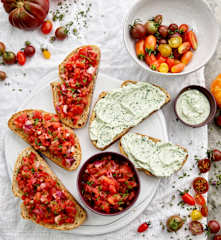 Bruschettas de tomate e ricota