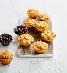 Muffins com chourição e azeitona