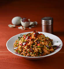 皮蛋韭菜花拌炒飯