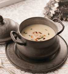 Creme de couve-flor com pinhões