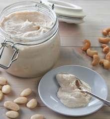 Ricotta di mandorle e anacardi