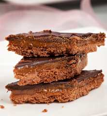 Losangos de chocolate e doce de leite