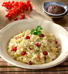 Risotto alla gallinella con panna e ribes