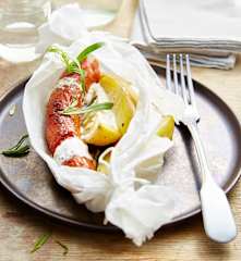 Saucisses fumées aux pommes de terre et sauce douceur