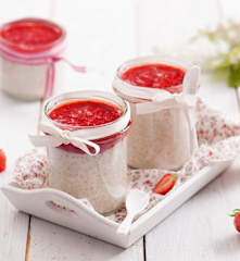 Pudding z tapioki z frużeliną truskawkową