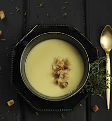 Sopa de alho-francês com croutons