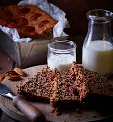 Pan con salvado, nueces, zanahoria, manzana y yogur
