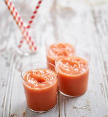 Smoothie de morango e manga