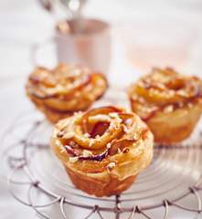 Rose vom Winterapfel mit Würzguss