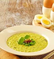 Hráškový krém s bazalkou