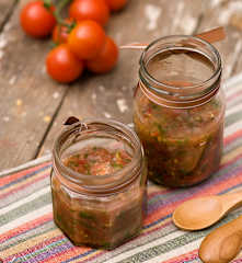 Salsa z pomidorów i kolendry