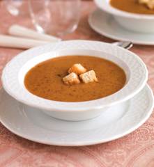 Sopa de feijão encarnado com abóbora