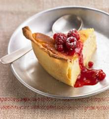 Tarte au fromage blanc et coulis de fruits rouges