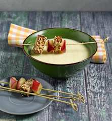 Chicorée-Apfelsuppe mit Sesam-Räuchertofu