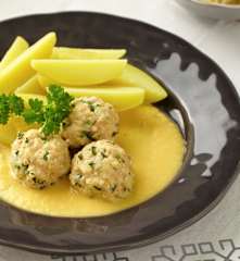 Rybí kuličky v křenové omáčce