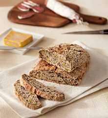 Pan rústico de setas y pistachos