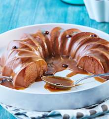 Bavaroise de chocolate con salsa de toffee al café