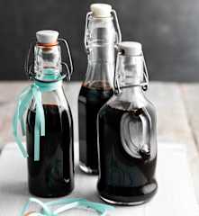 Raspberry-infused vinegar