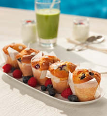 Muffins aux myrtilles, framboises et crème de yaourt