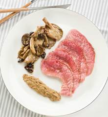 Morucha de Salamanca con setas y crema de boletus