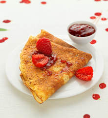 Crêpes sans lactose à la confiture