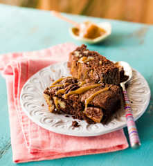 Brownie au chocolat, coulis de bonbons au caramel