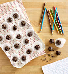 Bomboane cu cacao, mere și curmale