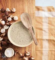 Sos cremos de ciuperci și vin alb