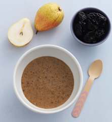 Papa de milho com pera e ameixa seca