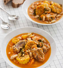 Guiso de judías blancas con acelgas y maíz para dos