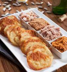 Chips de fabada y sus dips