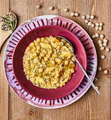 Minestra di cereali e ceci