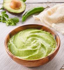 Salsa de aguacate y tomate verde