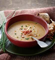 Lauchsuppe mit Rohschinken-Chips