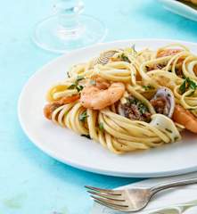 Tallarines con mariscos para dos