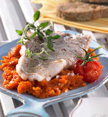 Fischfilet mit Tomatengemüse