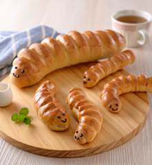 奶茶卡士達毛毛蟲麵包