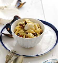 Conchas com marisco e tapenade