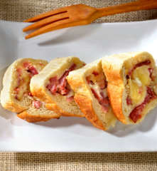 Pizza roulée au speck et à la fontina