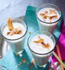 Bananen-Kokosnuss-Lassi