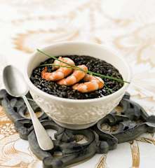 Risoto preto com camarão