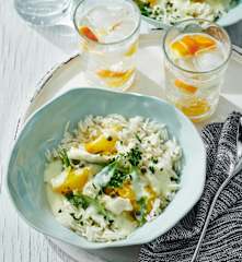 Ryż z pomarańczami, kurczakiem i zielonym groszkiem