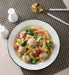 奶油肉丸螺旋麵