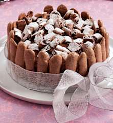 Torta di meringa e mousse al cioccolato